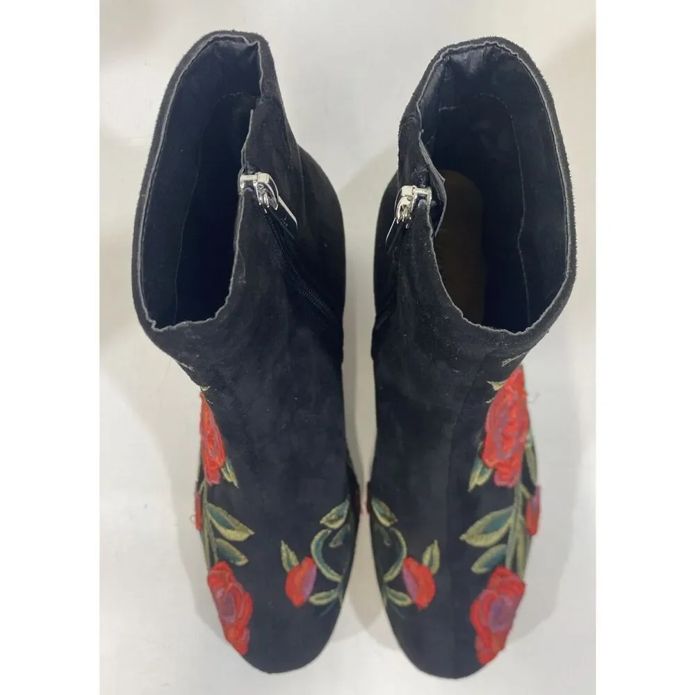 Comfortview Women's Sidney Bootie Embroidered Red Roses Black Velour Sz 7.5 Wide - Picture 14 of 14